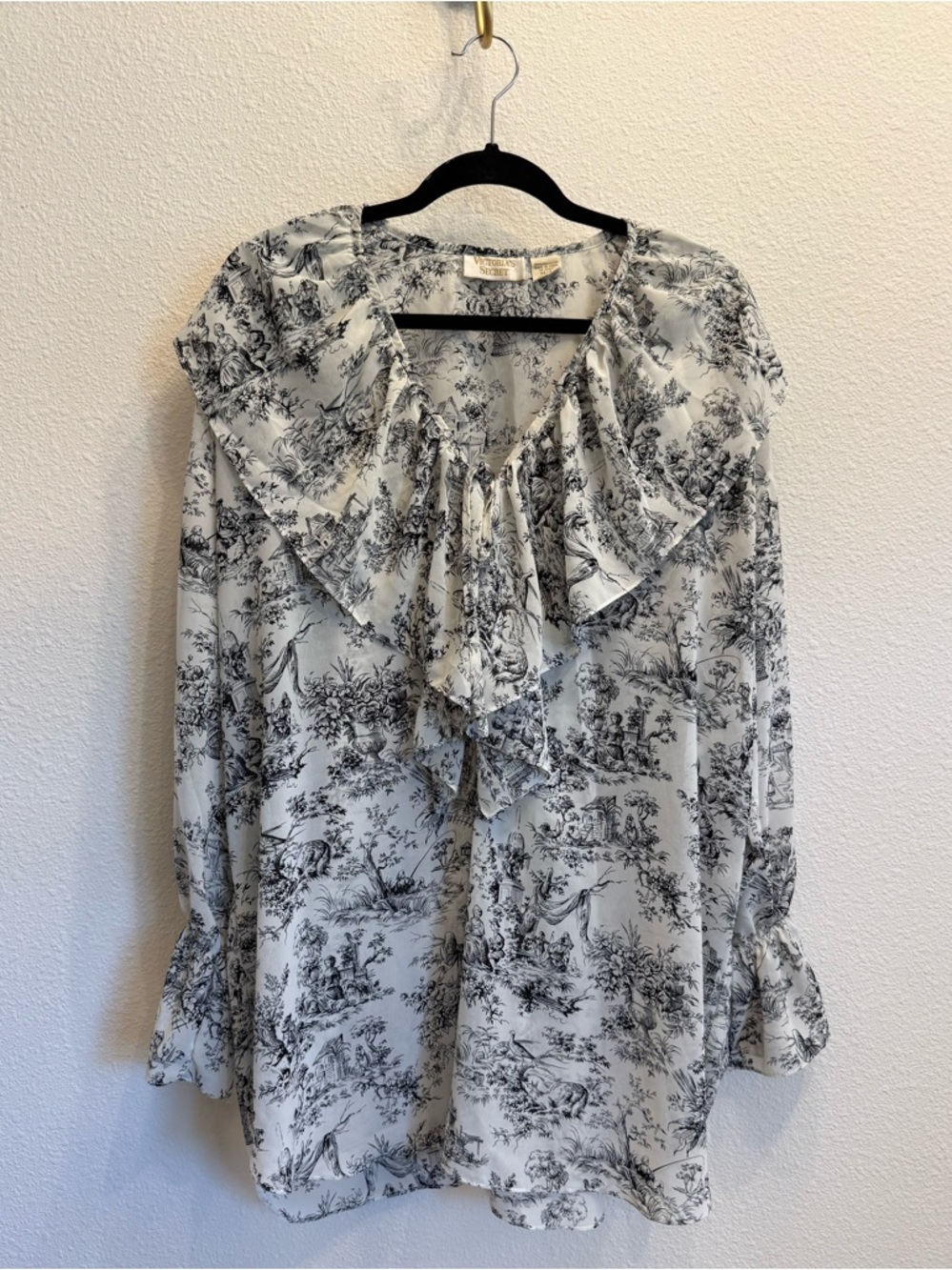 Vintage Victoria’s Secret Gold Label Toile Print Tie Neck Night Dress